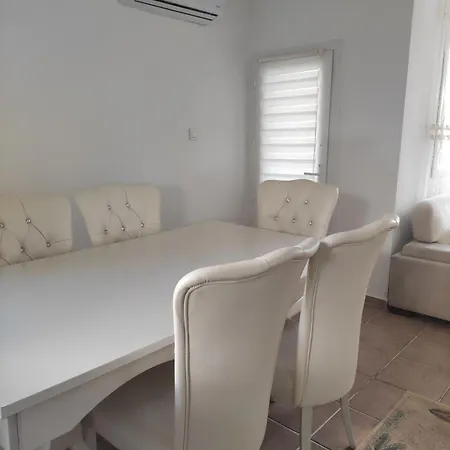 3 Odali Apartamento *